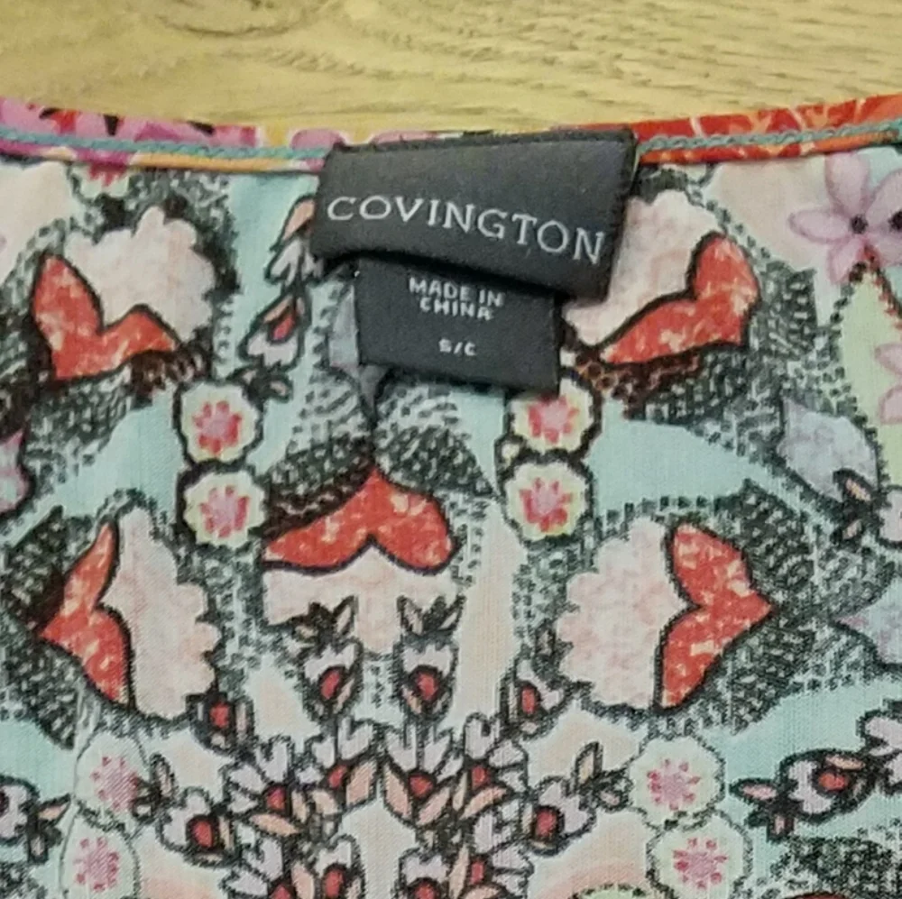 Covington Embellished Top Red Mosaic {Small} - Picture 2 of 10